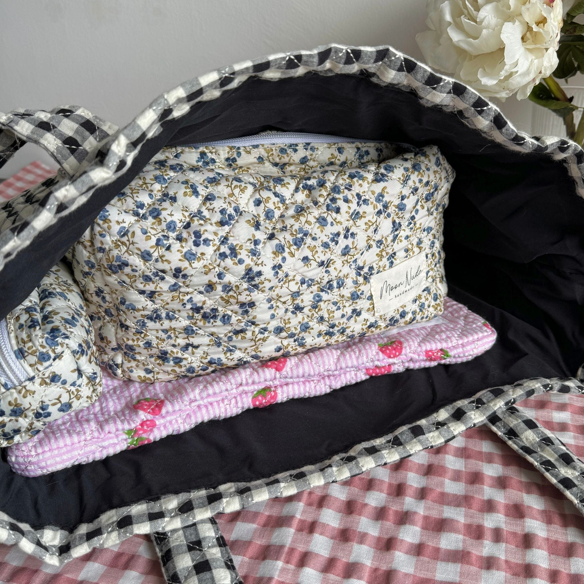 Moon Nude Classic Tote Bag Zipper