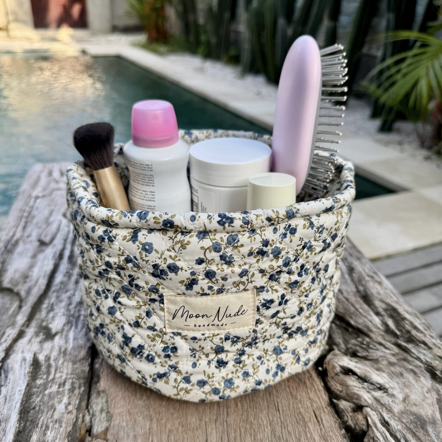 Moon Nude Spring Vanity Bucket
